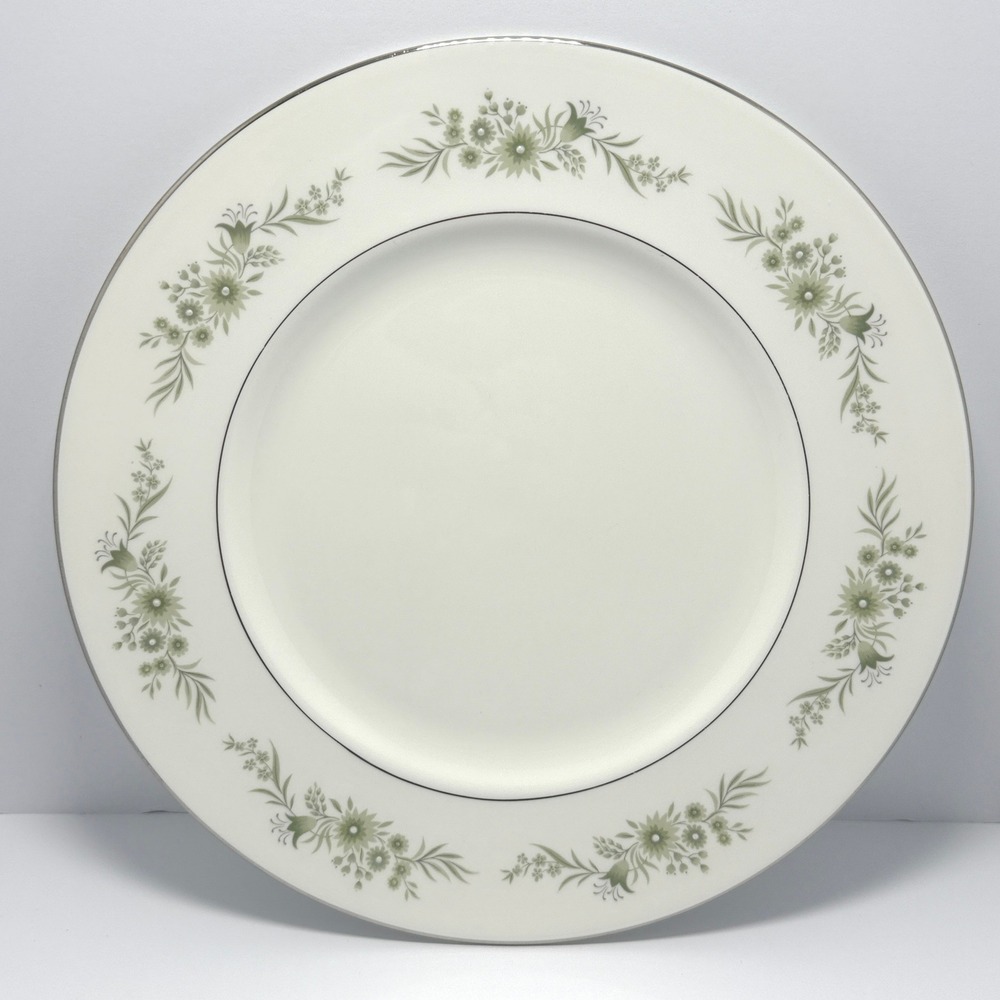 7 Vintage Wedgwood Westbury 10.75" Dinner Plates Bone China Green Floral ENG
